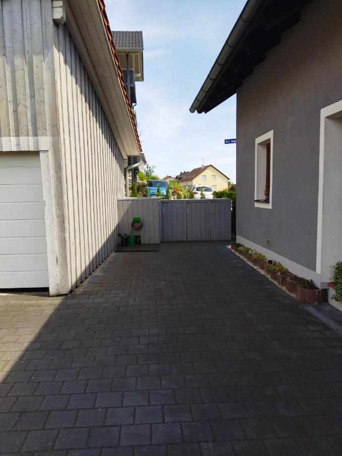 Aussergewoehnliche Atelierferienwohnung Mit Balkon An Der Donau Winzer 外观 照片